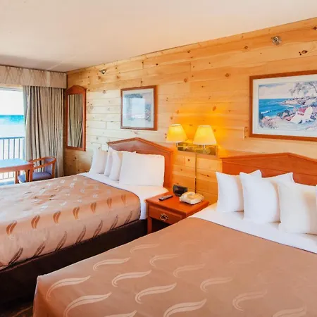 Quality Inn & Suites Mackinaw City Beachfront Esterno foto