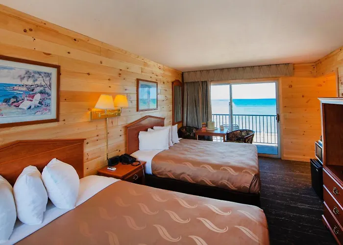 Quality Inn & Suites Mackinaw City Beachfront