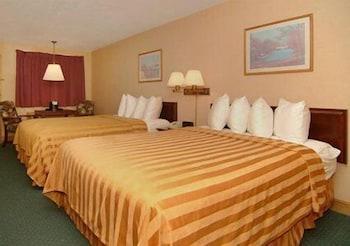 Quality & Mackinaw Beachfront Hotel 2*