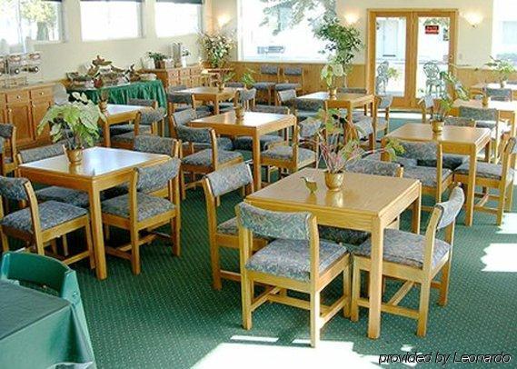Quality & Mackinaw Beachfront 2*