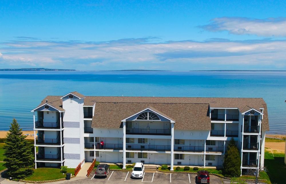 Quality & Mackinaw Beachfront Mackinaw City